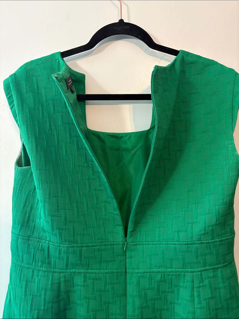 Tahari Emerald Green Textured Midi Dress - Picture 5 of 6